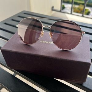 Tom Ford aviator sunglasses - like new!